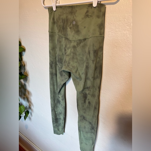 Lululemon Align crop legging size 6 - Picture 3 of 4